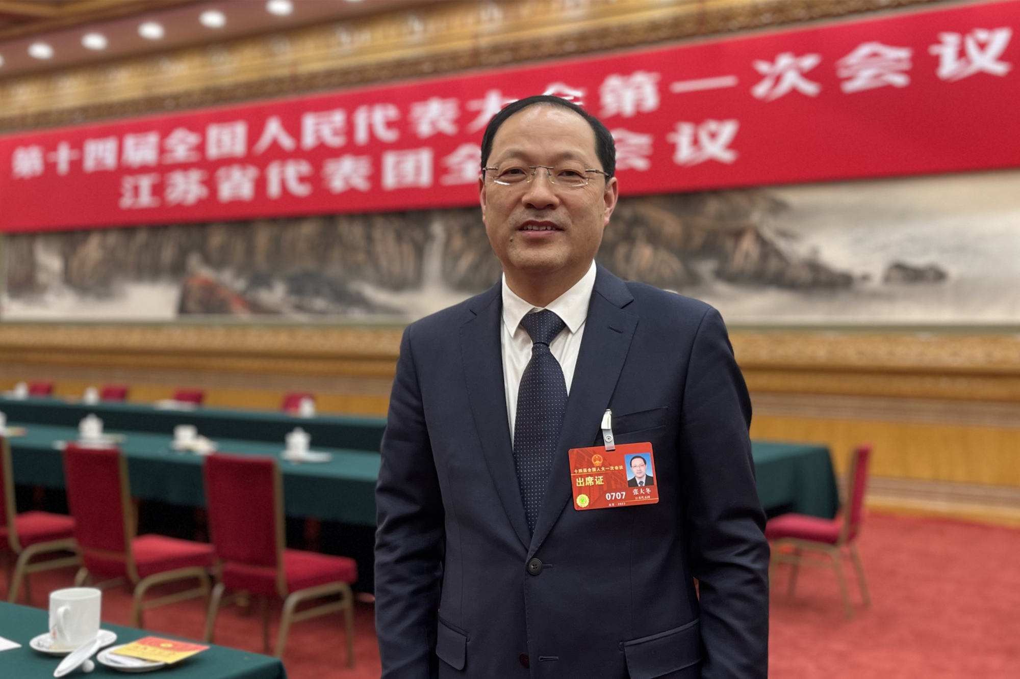 习声回响丨“我也是戴着红领巾过来的”戴着红领巾的小学生