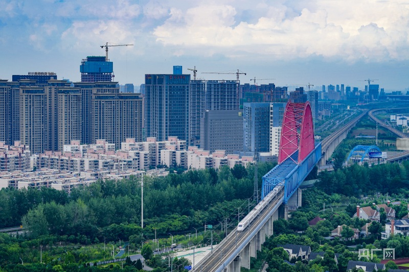 建好绿色长廊“扮靓”沿线美景长三角铁路宜林路段绿化率超96%