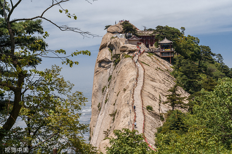 黄山风景区莲花峰,西海大峡谷恢复开放