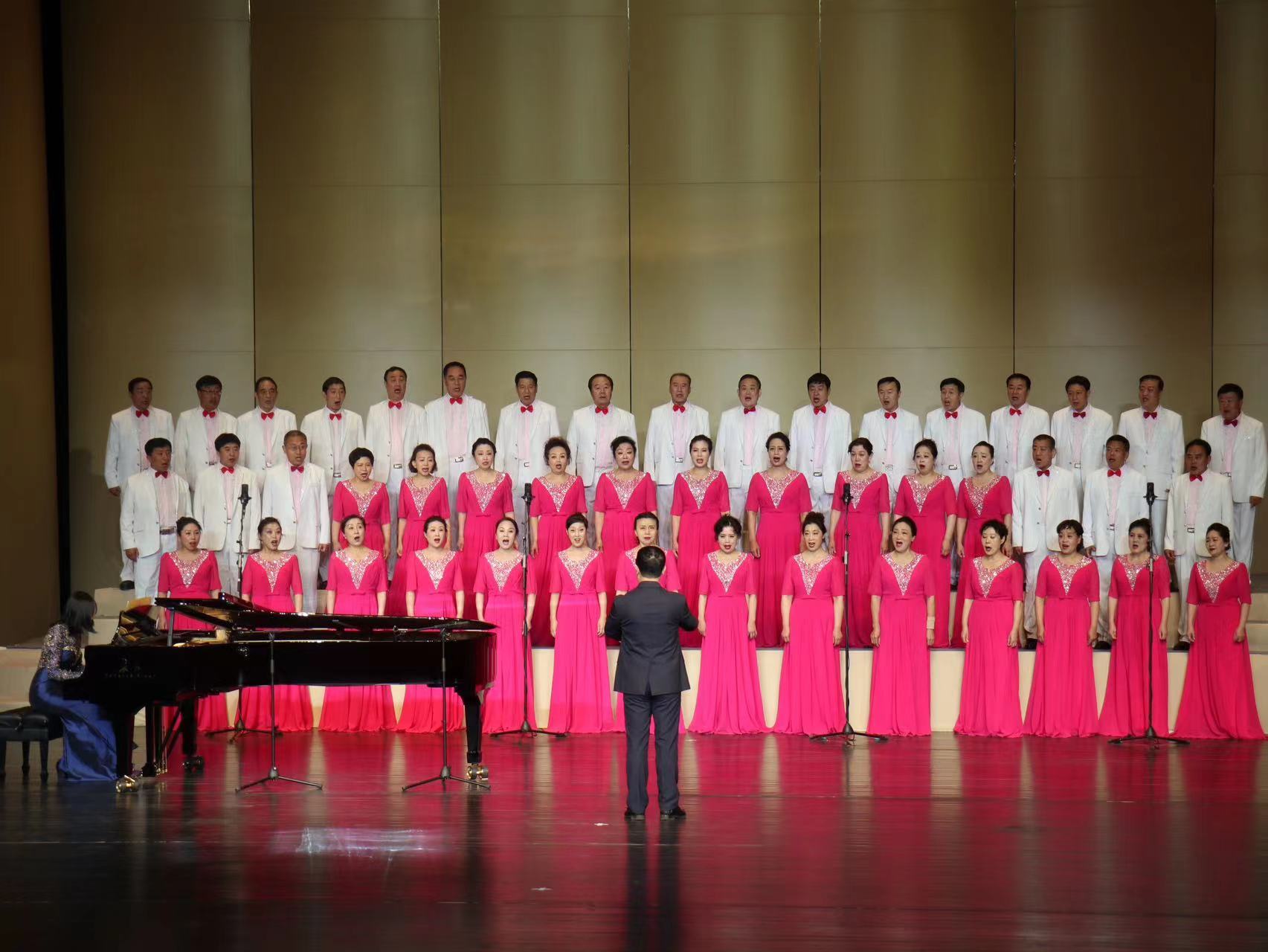 辽宁省优秀群众合唱展演活动在锦州举行