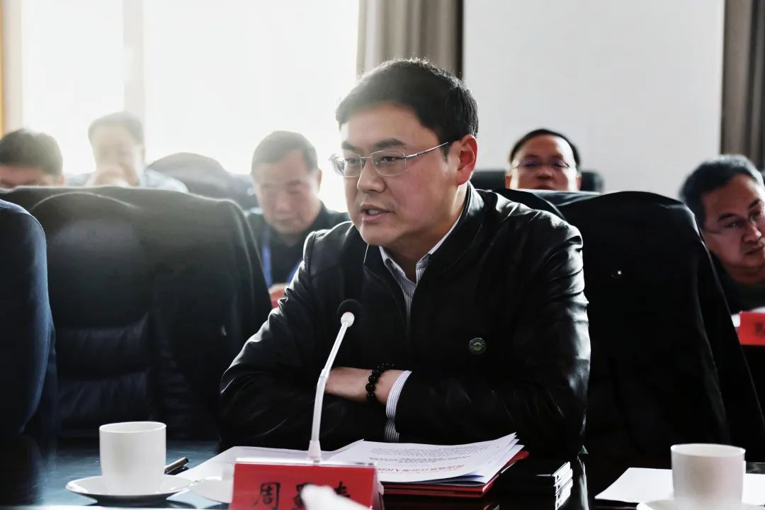 研究所所长周蜀秦作交流发言吕刚指出,就目前而言,海南州初步形成了水
