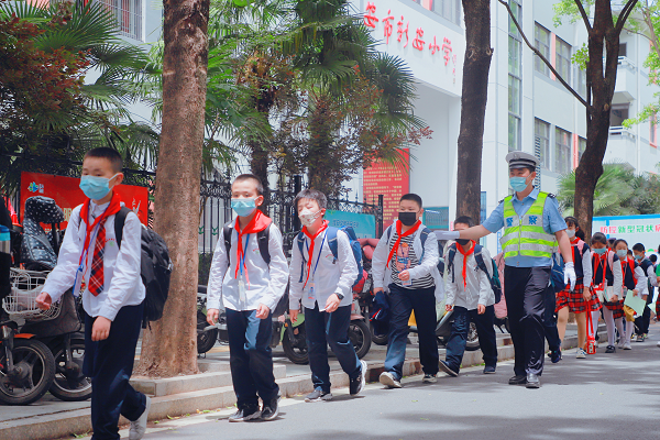 江苏淮安：创新“校园哨兵” 为学生撑起“平安伞”