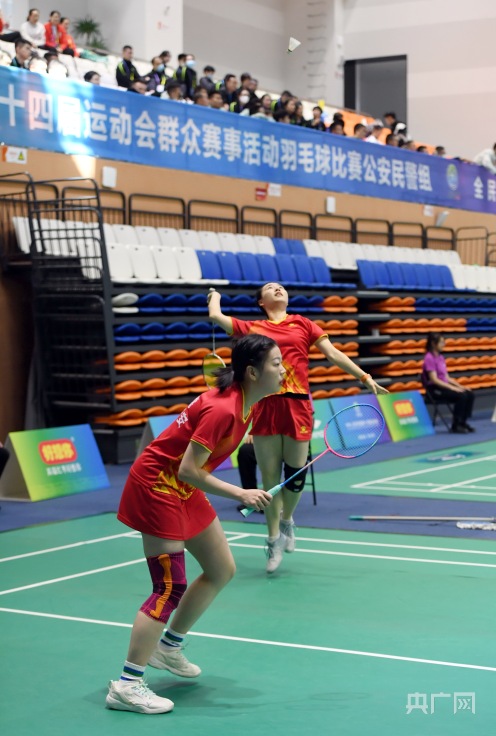 第十四届全运会群众赛事活动公安民警组羽毛球比赛郑州开赛