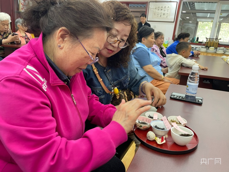 北京石景山区古城街道开展形式多样母亲节活动