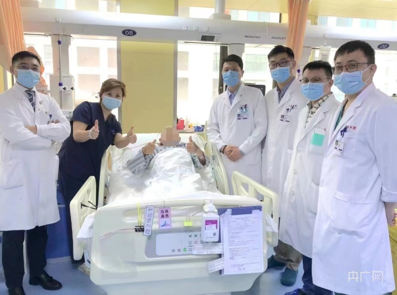 上海医护一站式复合手术成功救治患者
