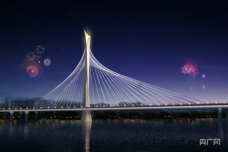 河北：滹沱河特大桥主桥首片钢箱梁成功吊装