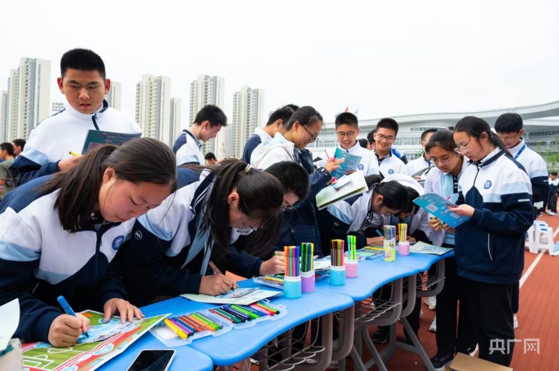 合肥一中瑶海校区开展生涯游园会活动