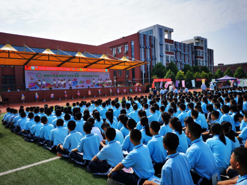 河南省项城市莲溪初级中学小小社团迷玩转六一