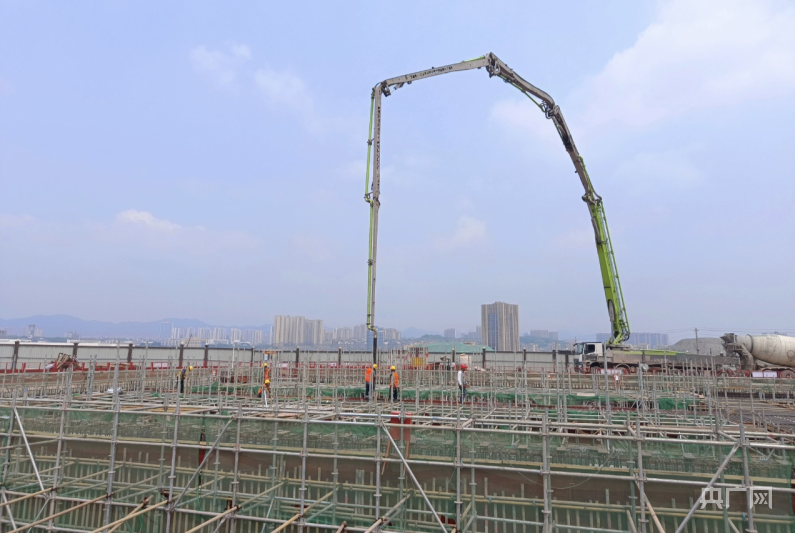 重庆轨道交通项目始发井主体结构顺利封顶(图1)