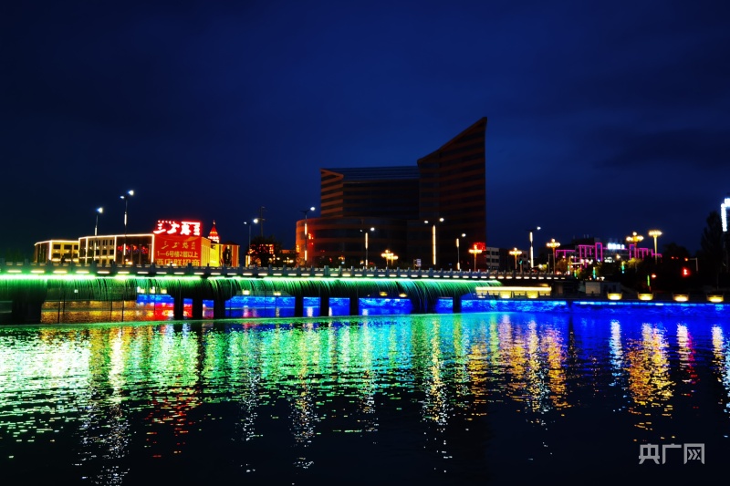 【镜头里的青海】德令哈:巴音河畔夜色美_央广网