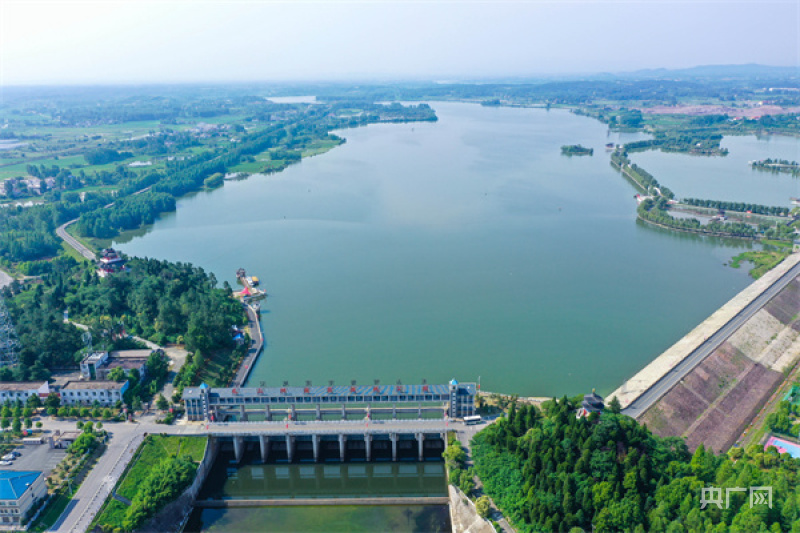 信阳光山:龙山湖国家湿地公园风景如画_央广网