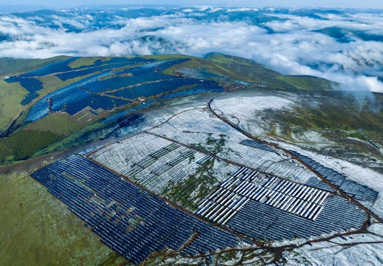 全球最大“水光互补”电站在四川投产发电