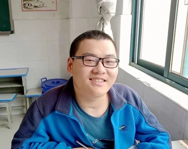 启东“轮椅男孩”第一志愿为东南大学