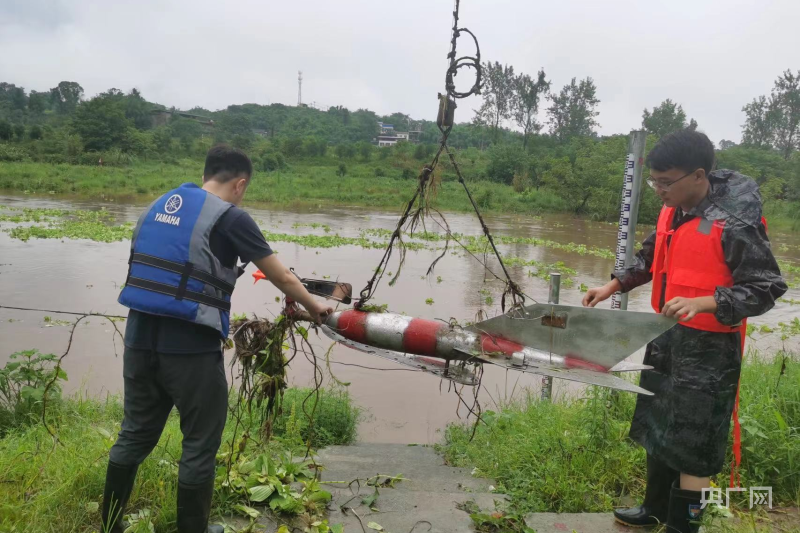 重庆3区县遭遇暴雨 28条中小河流涨水