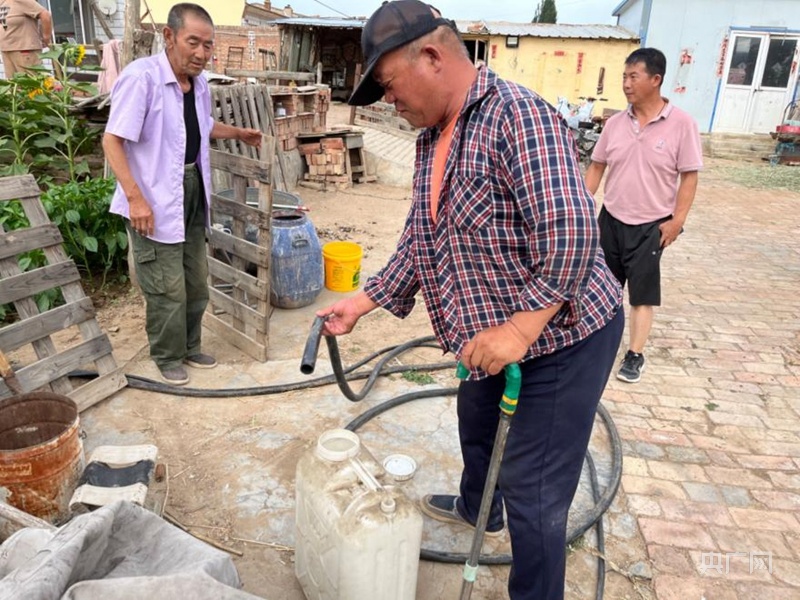 记者调查bob手机版网页：每到夏天就频繁断水 呼和浩特几千户村民饮水难题亟待解决(图5)