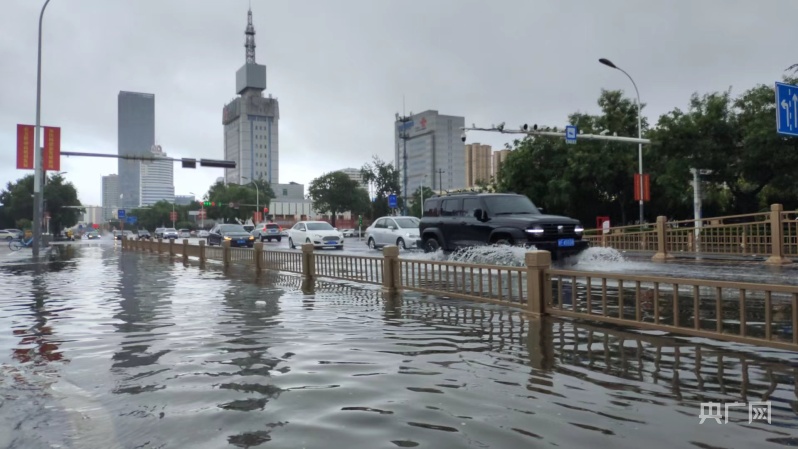 河北张家口暴雨图片