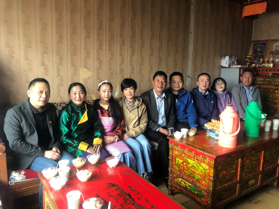 市色尼区尼玛卓玛家(机构供图,央广网发)那曲市色尼区教育局党组书记