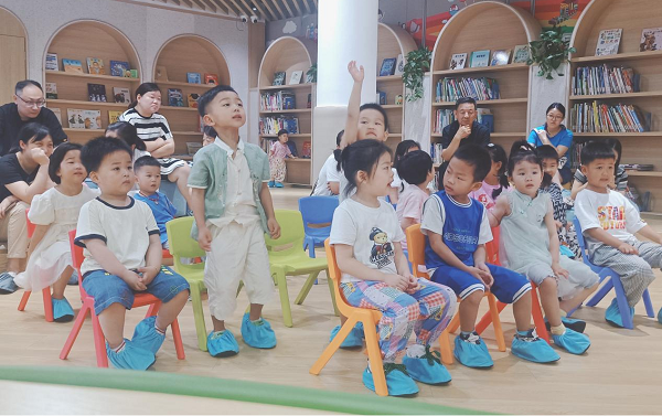 泰州海陵：激发儿童阅读兴趣