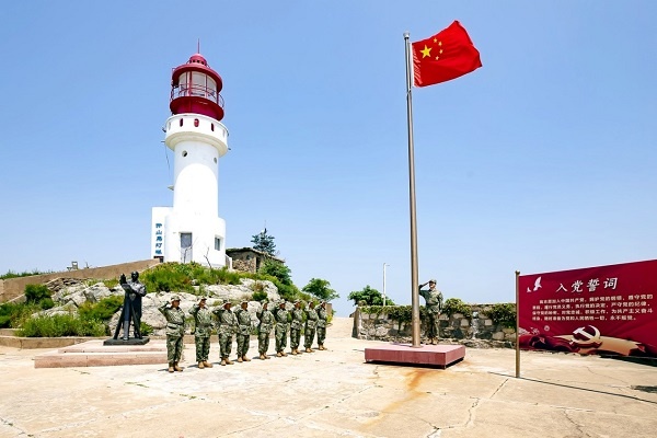 连云港灌云开山岛民兵换上新装