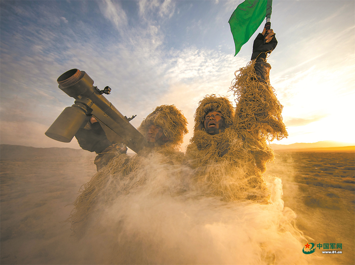 空军地导某旅空地对抗演练:鏖战戈壁铸铁拳_央广网