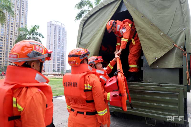 台风苏拉逼近厦门消防力量全力以赴做好防台防汛工作