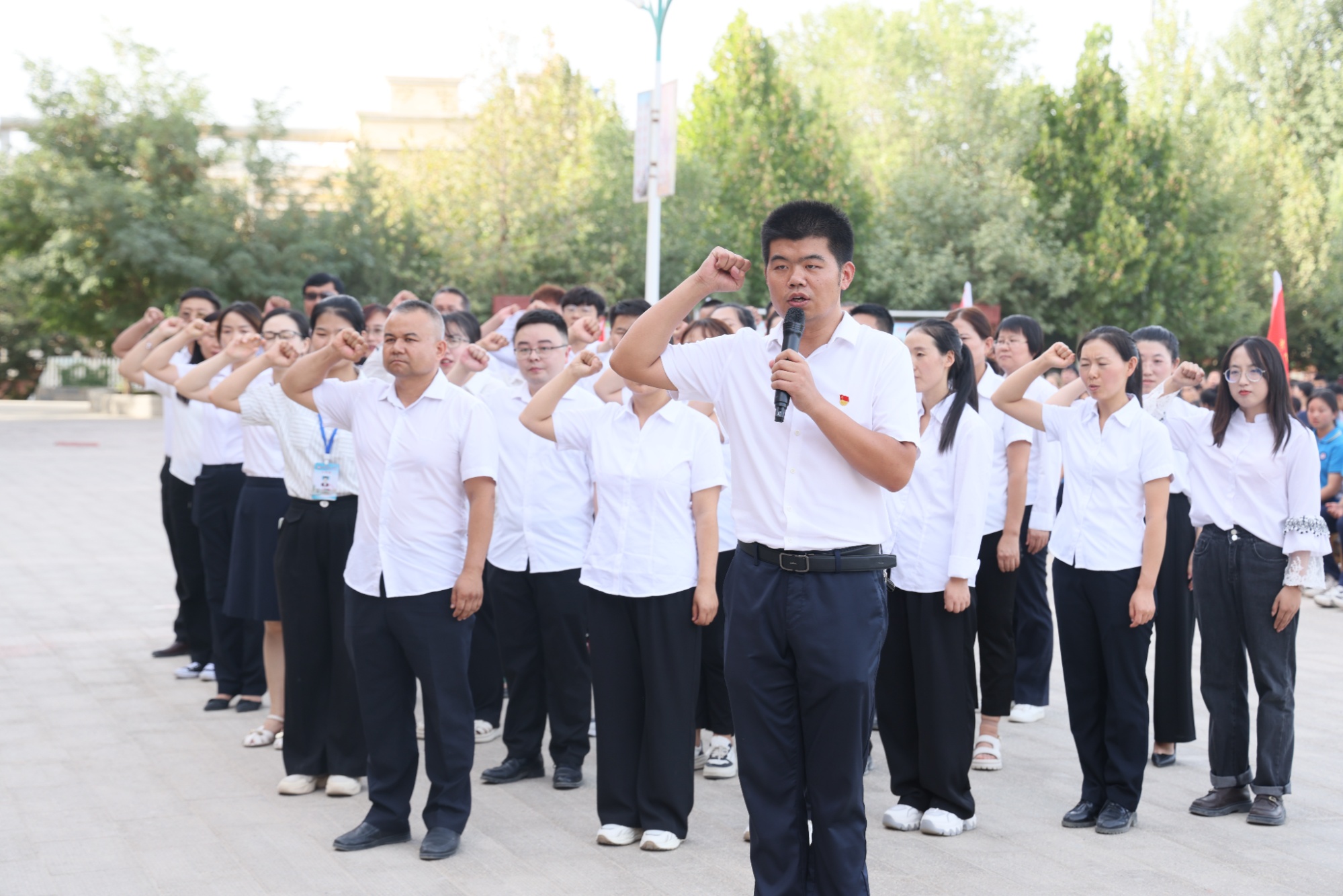 轮台县第一中学举行2024届毕业班启动仪式