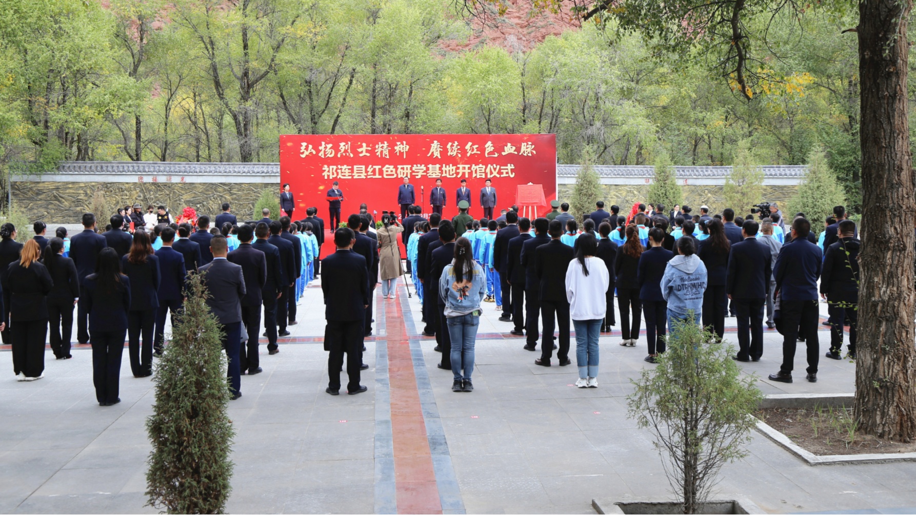 祁连县委书记何斌简历图片