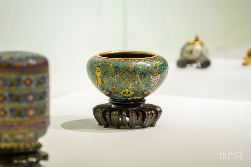 46件铜胎掐丝珐琅器入藏上海博物馆