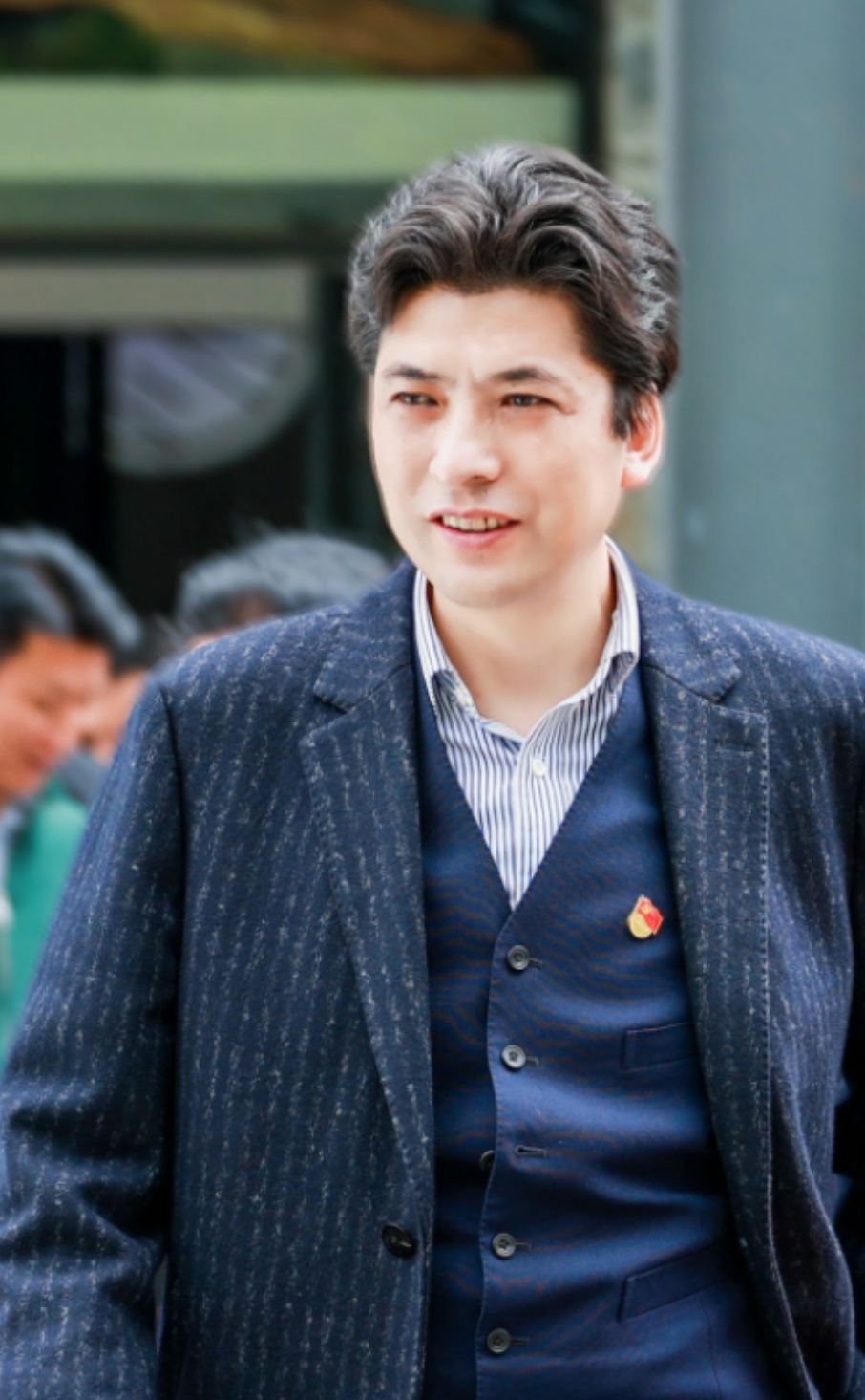 我是四川省甘孜藏族自治州文化广播电视和旅游局局长刘洪.