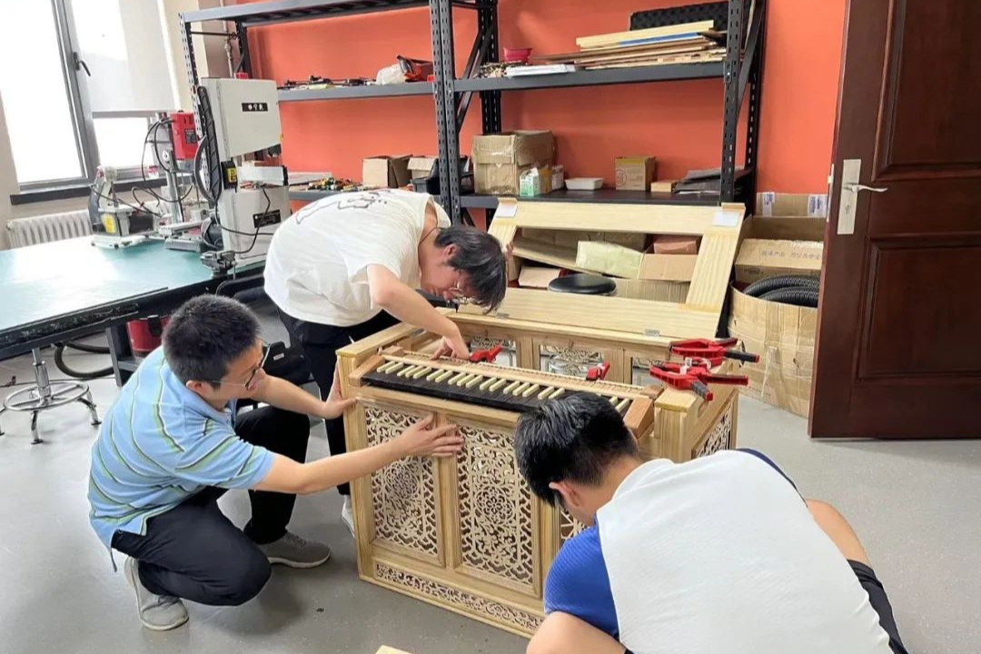 大工师生设计制作出首架国产管风琴