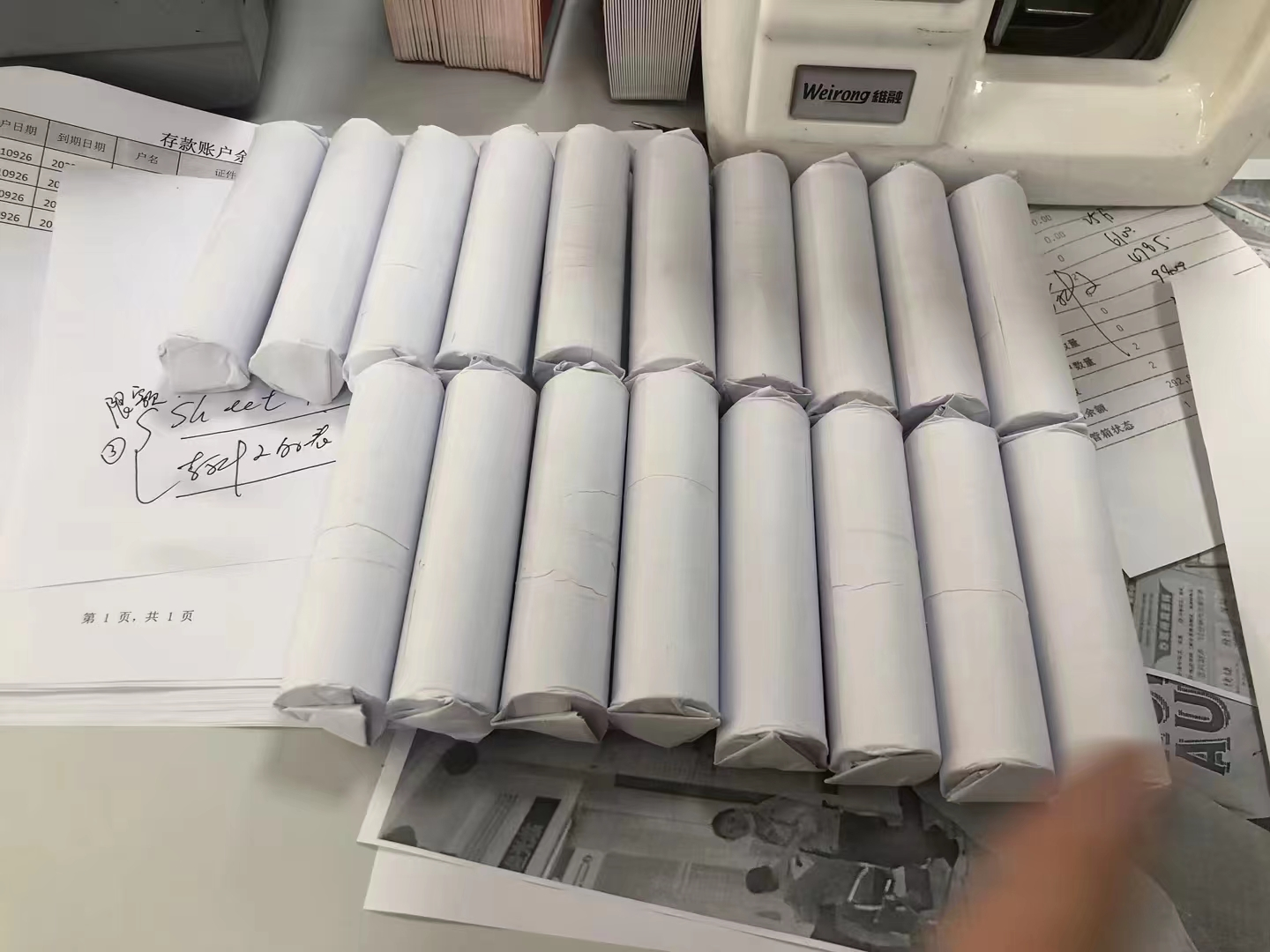 上千枚硬币换纸钞新邵银行服务很暖心_央广网