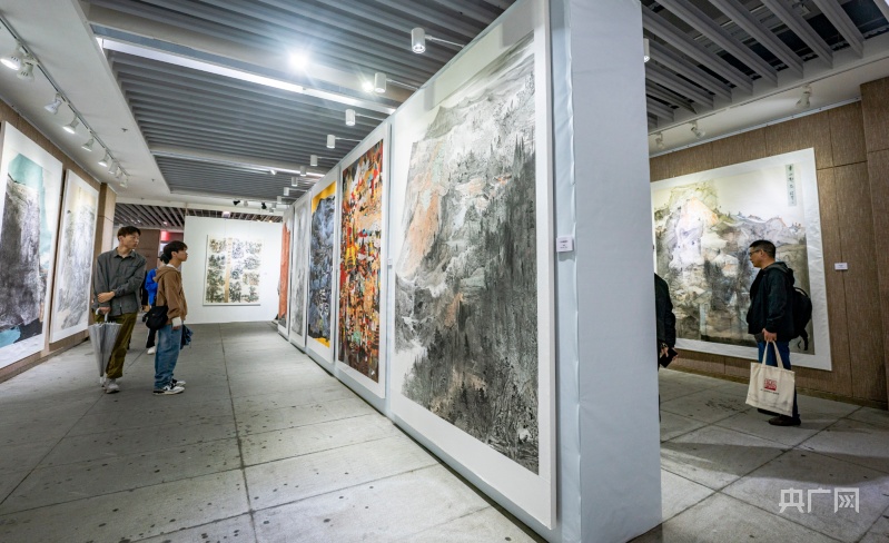 中国山水画作品展开幕_央广网