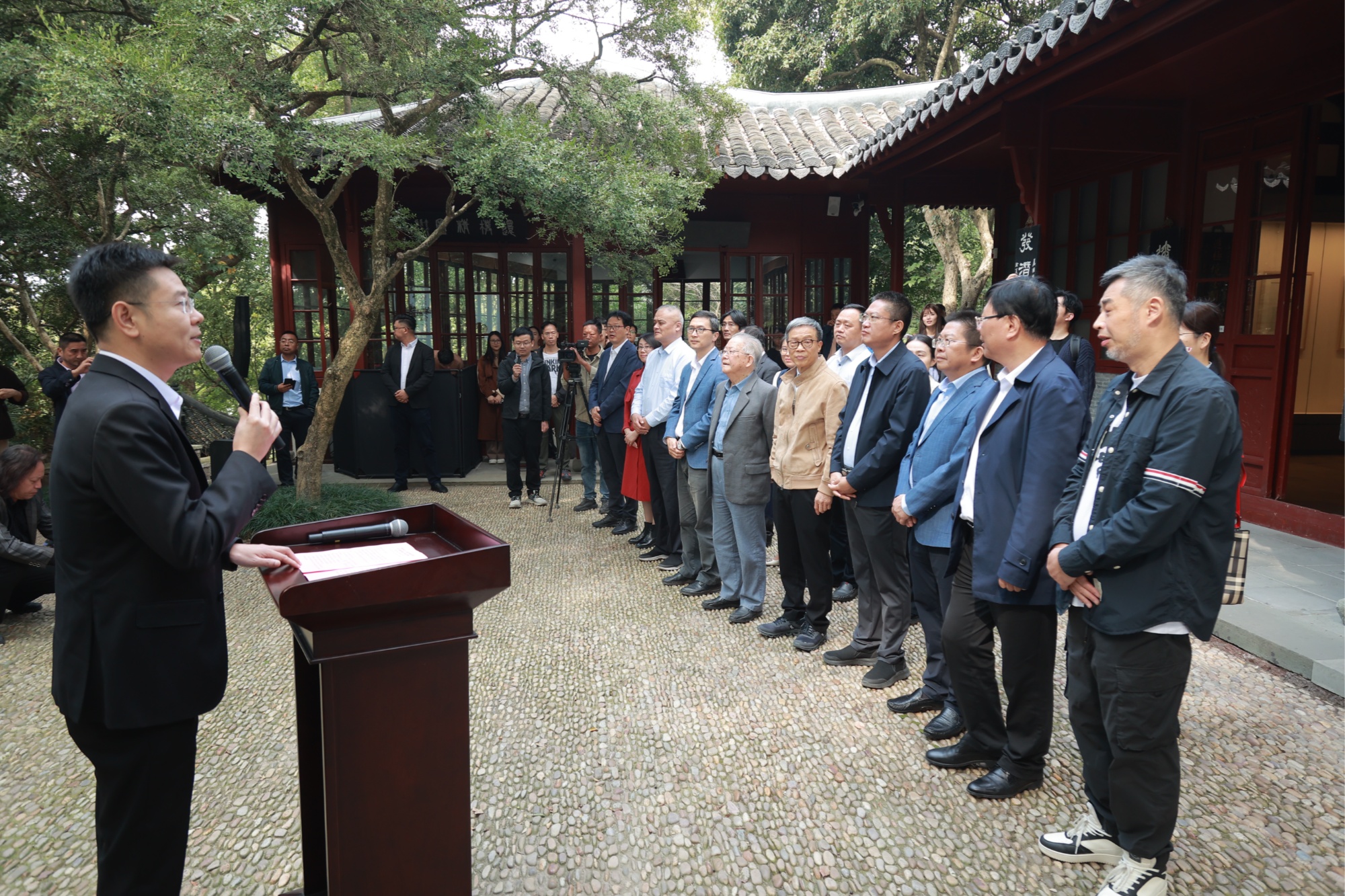 “风流在兹——古砖新6t体育书两种首发暨邵三房藏砖特展”在杭州开幕(图1)