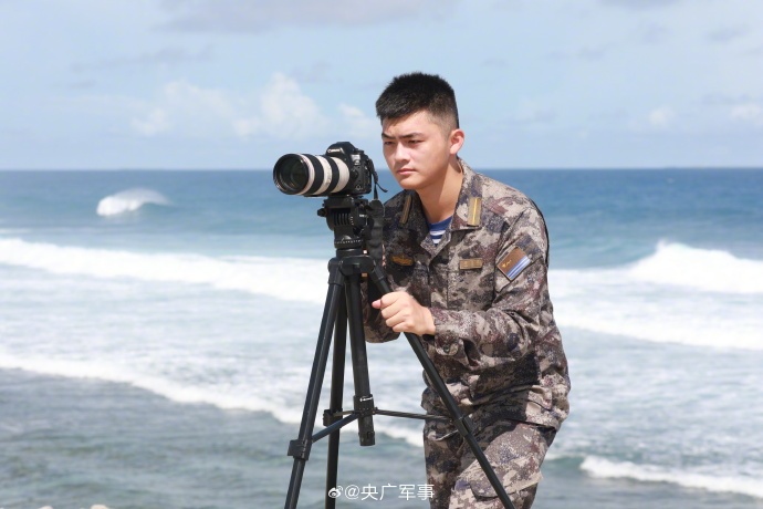 第24个中国记者节,向“兵记者”说声:你们辛苦了_央广网