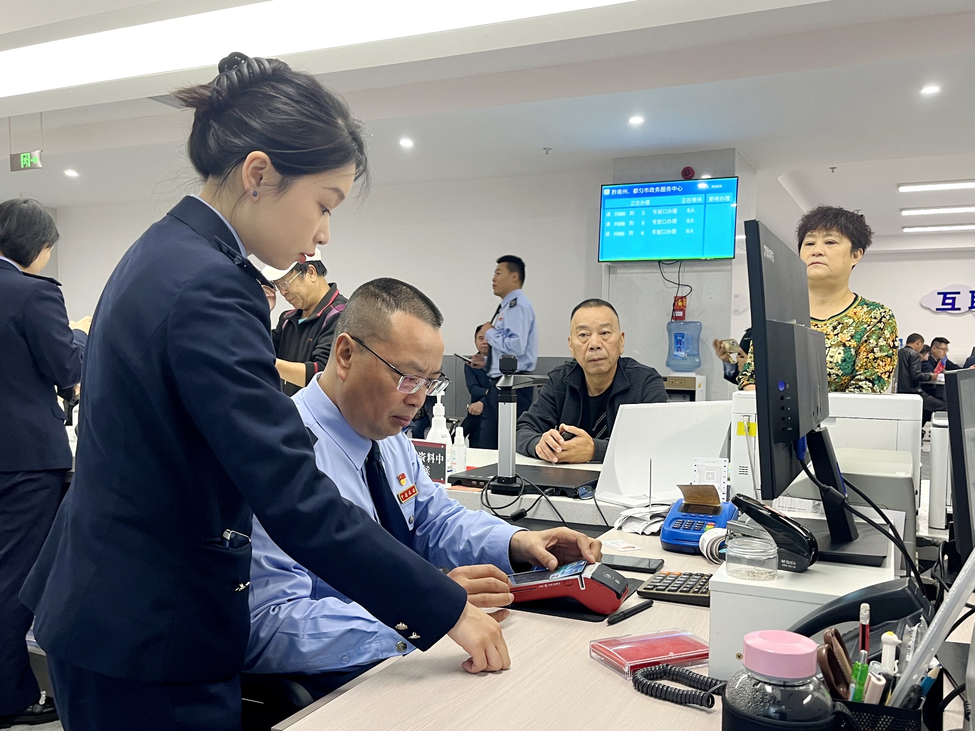 贵州都匀税务:"一把手走流程"走出群众满意度