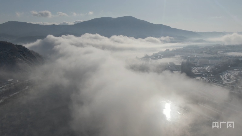 吉林市氛围感拉满 雾凇美景如梦似幻 仙气飘飘