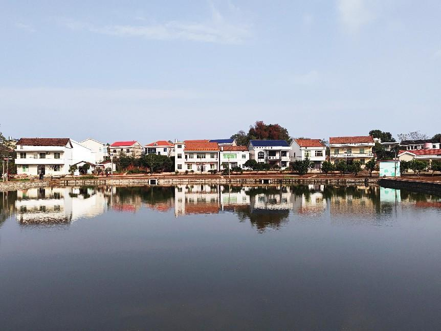周边环绕水师广场,三潭印月,金甲古镇,金甲植物园,水师山庄等乡村旅游