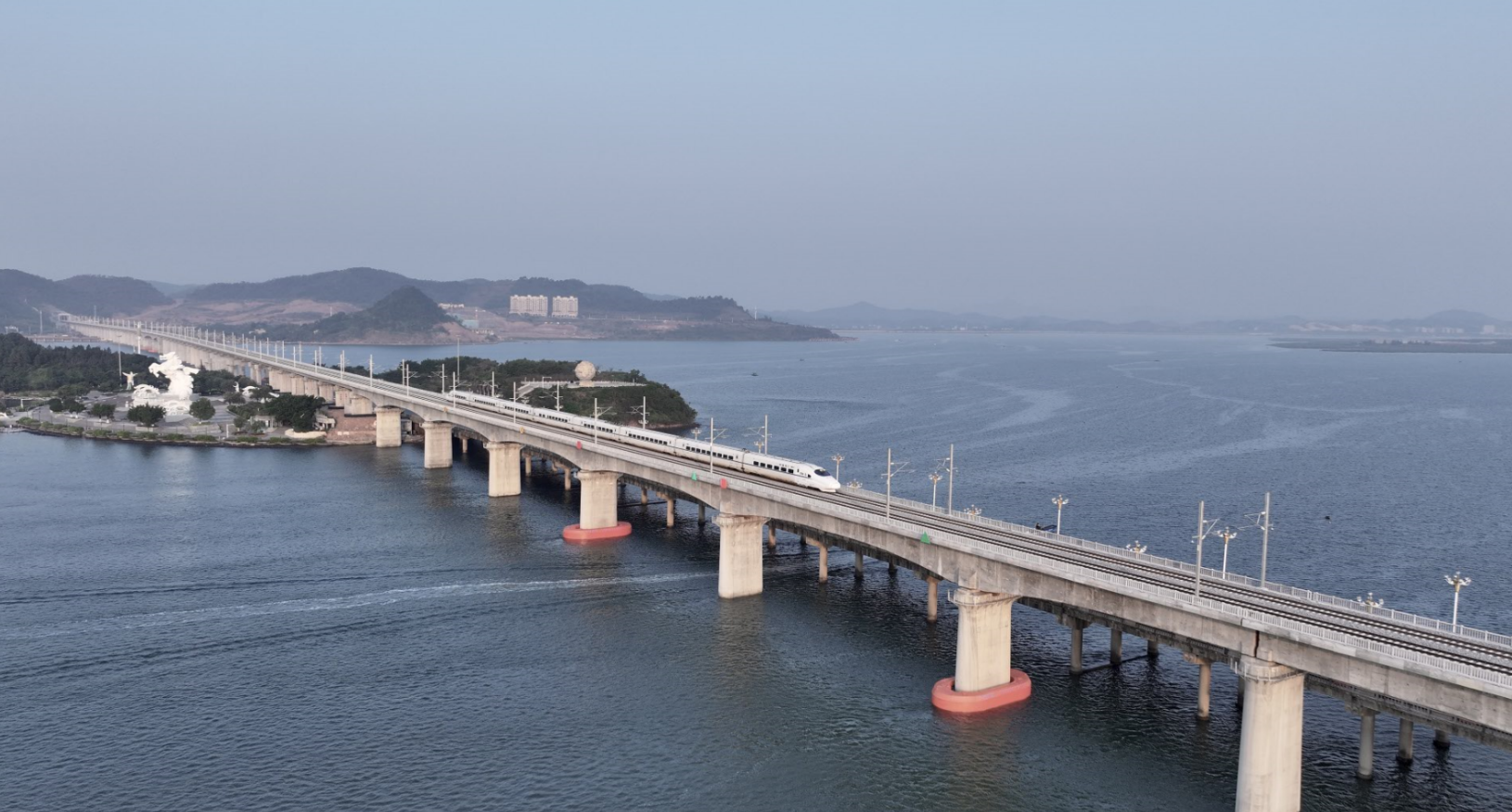 防东铁路开始满图试运行 预计今年底具备开通条件_央广网