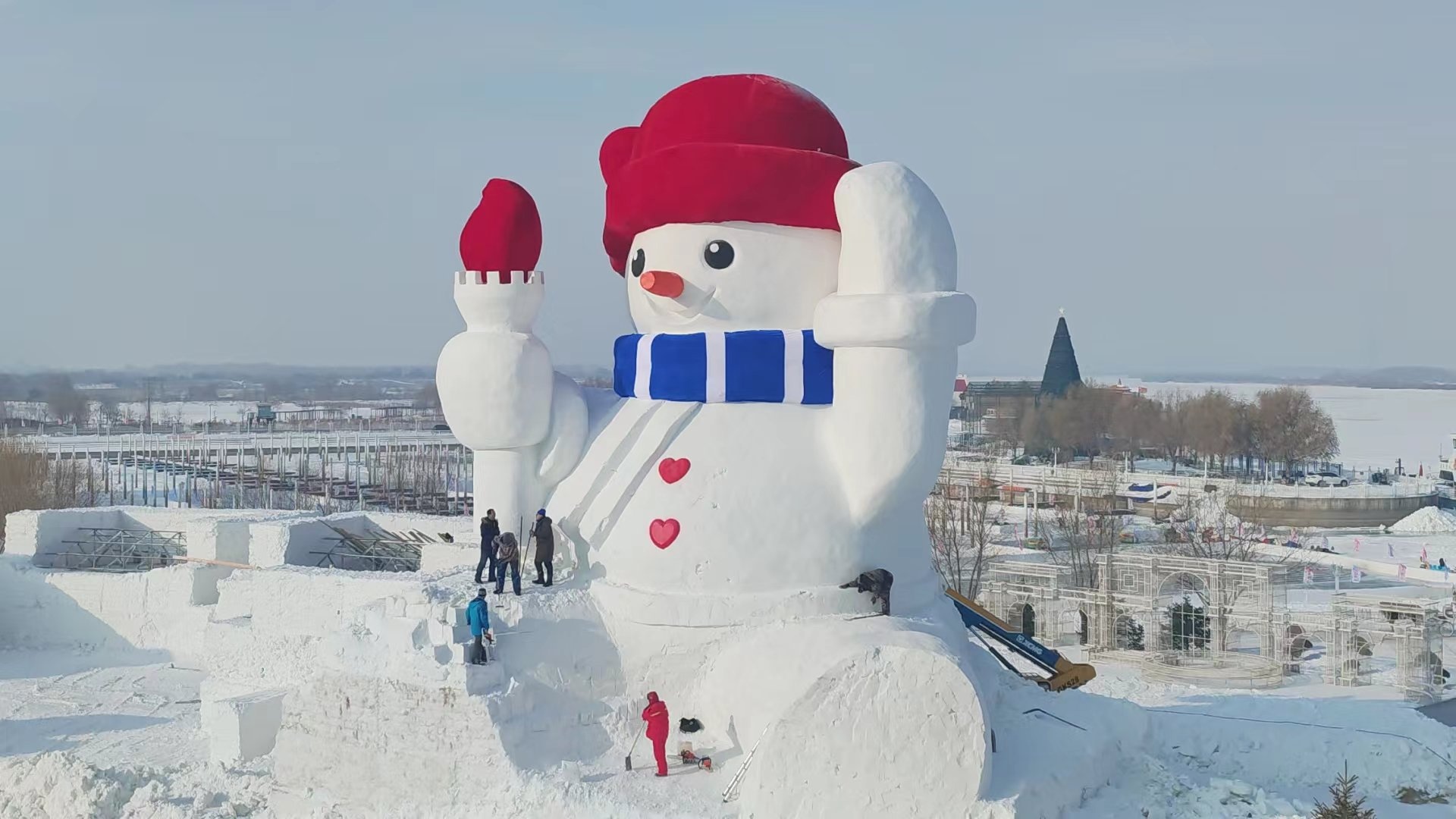 萌萌哒的它来了!"顶流"网红大雪人即将回归