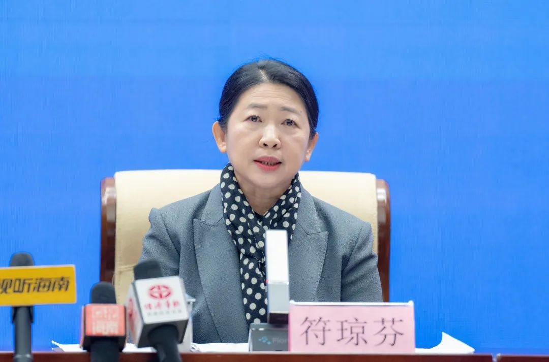 海南“百所进千村”民法典普法覆盖全省2544个行政村GA黄金甲(图1) 海南“百所进千村”民法典普法覆盖全省2544个行政村GA黄金甲(图1)