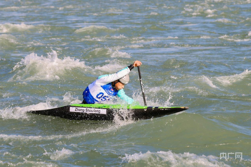 18国选手对决怒江皮划艇野水国际公开赛