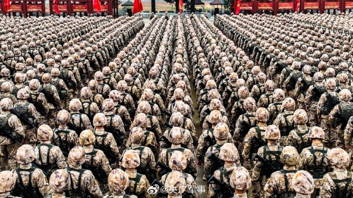 震撼陆军第74集团军白台山劲旅官兵新年开练大场面