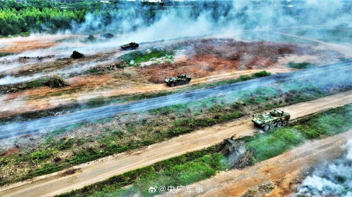 震撼陆军第74集团军白台山劲旅官兵新年开练大场面