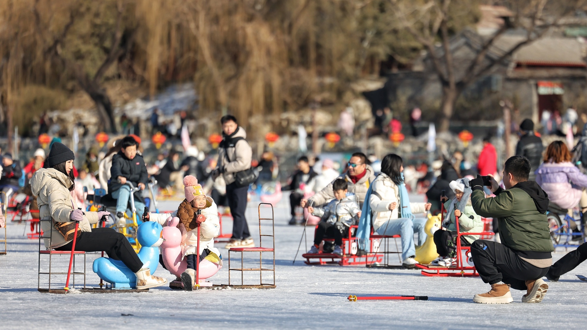 新年冰雪游火出圈、南北文旅“开门红”  释放中国消费活力