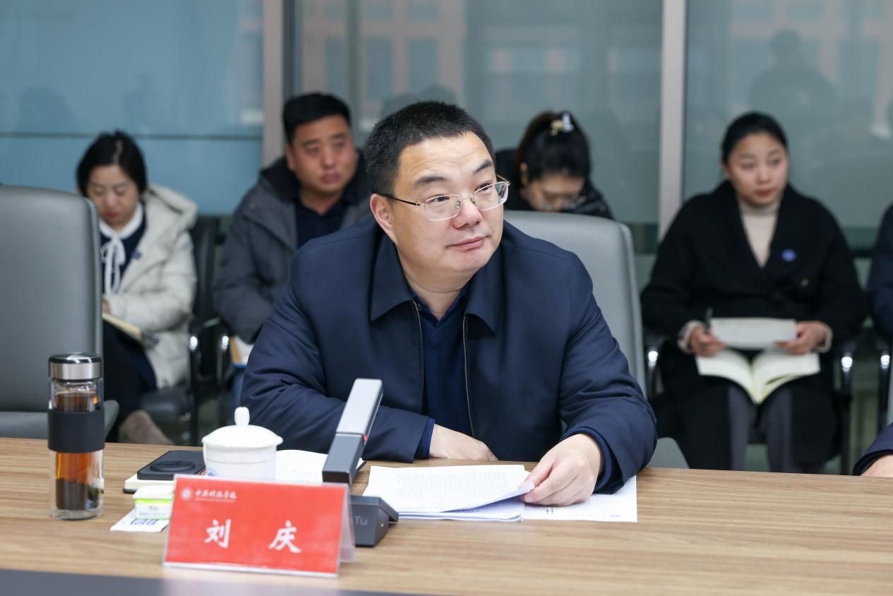 厅政策法规处一级调研员张宝柱发言(学校供图,央广网发)许昌市委常委