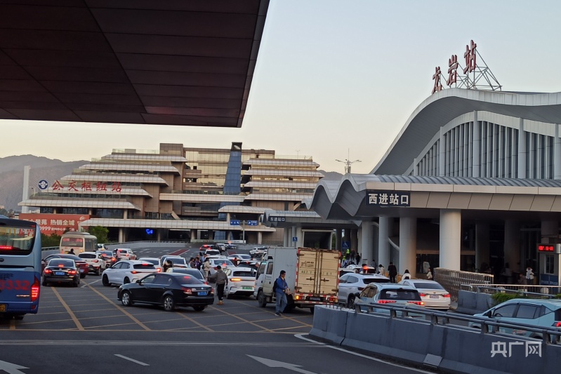 双向奔赴龙岩始发至广州高速动车组首开