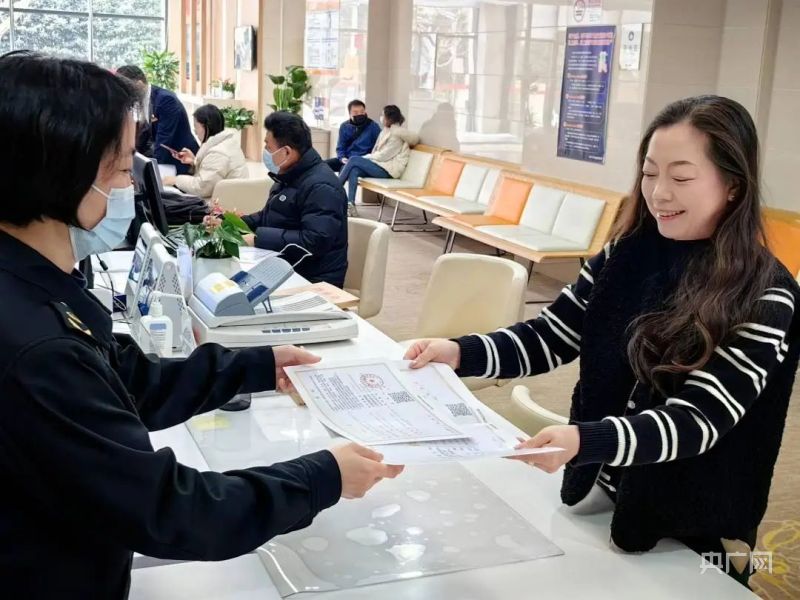 许可便利助推总部经济发力 上海累计采取便利化举措开设门店450余家J9九游(图1)