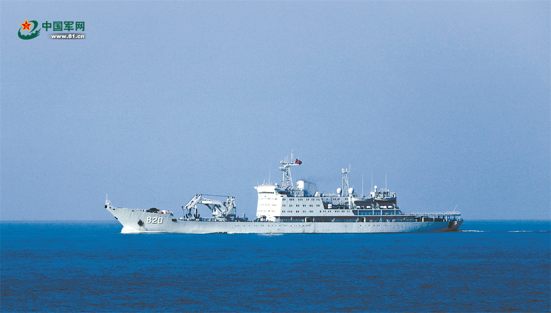 新年伊始,东部战区海军某支队数艘舰艇解缆起航,赴某海域开展实战化