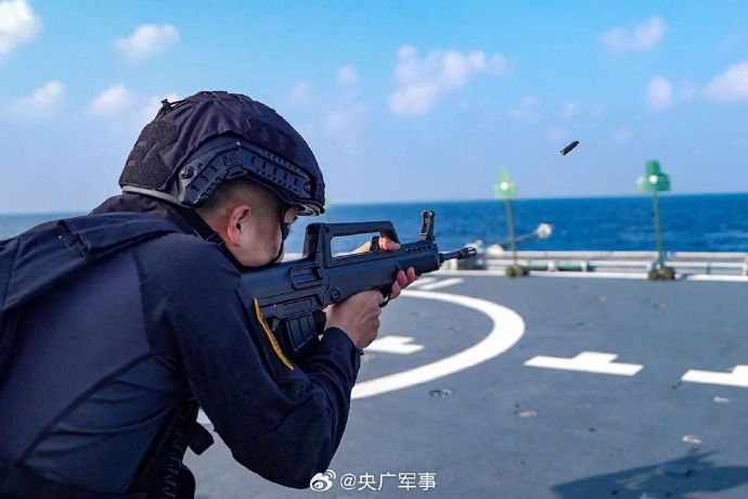 砺剑深蓝卫和平!直击海军第45批护航编队训练现场