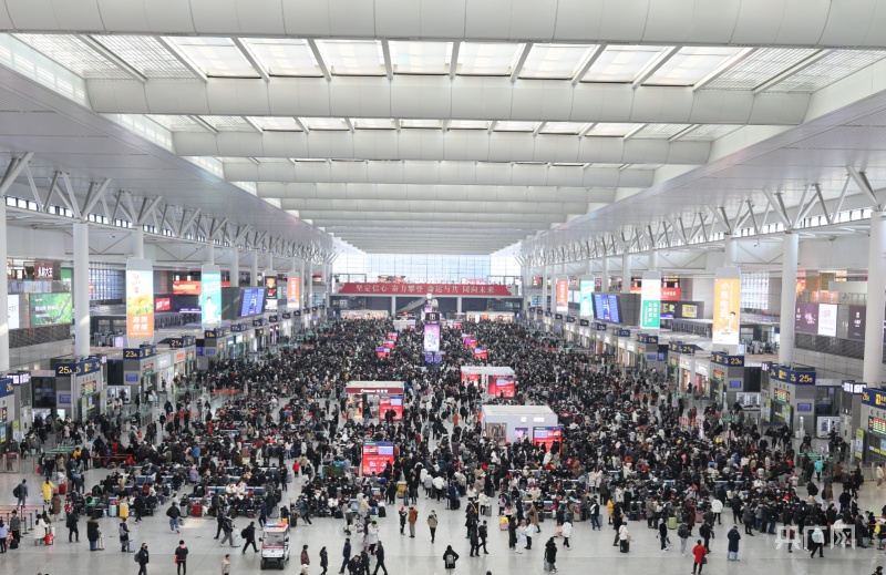 铁路上海站26日预计发送旅客41.6万人次